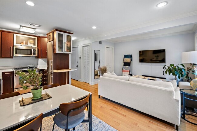 34 Worcester St, Unit 3 in Boston, MA - Building Photo - Building Photo