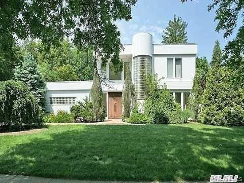 property at 67 Parkway Dr