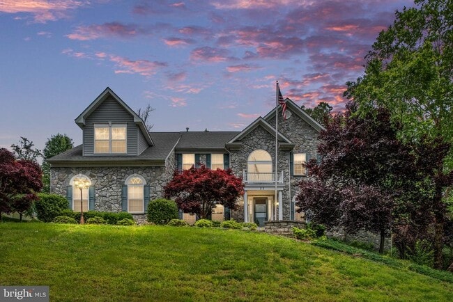 property at 22 Sentinel Ridge Ln