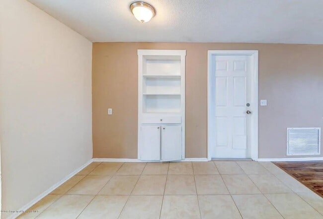 6424 Pawling Ave in Port Richey, FL - Building Photo - Building Photo