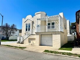 105 Mitchell Ave in Long Beach, NY - Building Photo