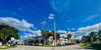 17001 NE 9th Ave in Miami, FL - Building Photo - Building Photo