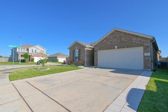 2607 Oakwood Blf Trl in Houston, TX - Building Photo - Building Photo