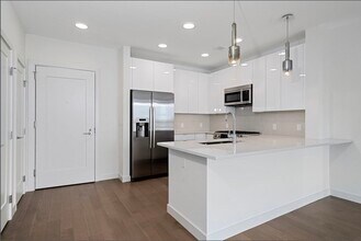 46 Lewis St, Unit #312A in Boston, MA - Building Photo - Building Photo