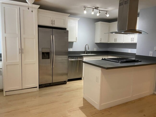 property at 1124 6th St
