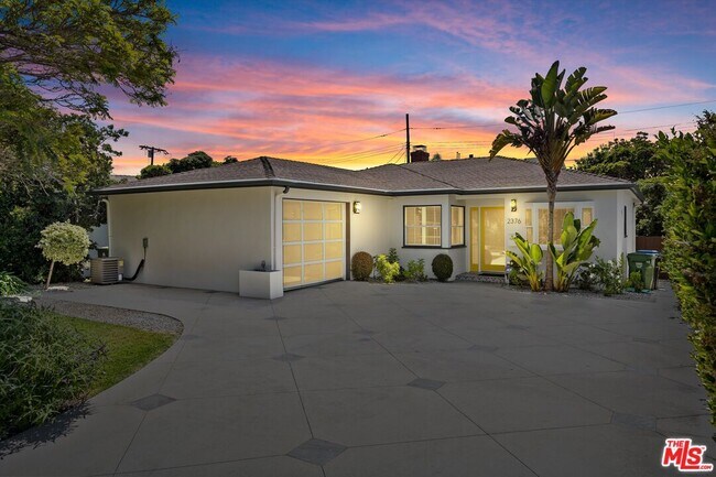 2376 Dewey St in Santa Monica, CA - Building Photo - Building Photo