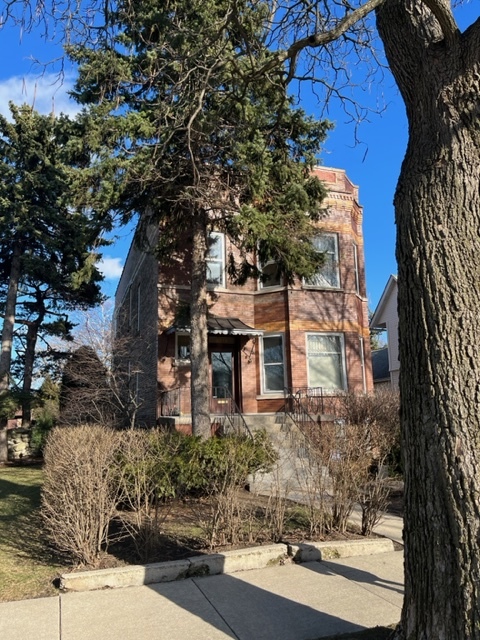 3713 N Kedvale Ave in Chicago, IL - Building Photo