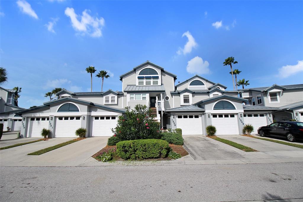 1333 Siesta Bayside Dr in Siesta Key, FL - Foto de edificio