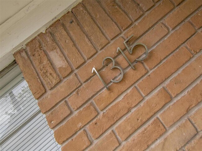 1315 Malvern St photo'