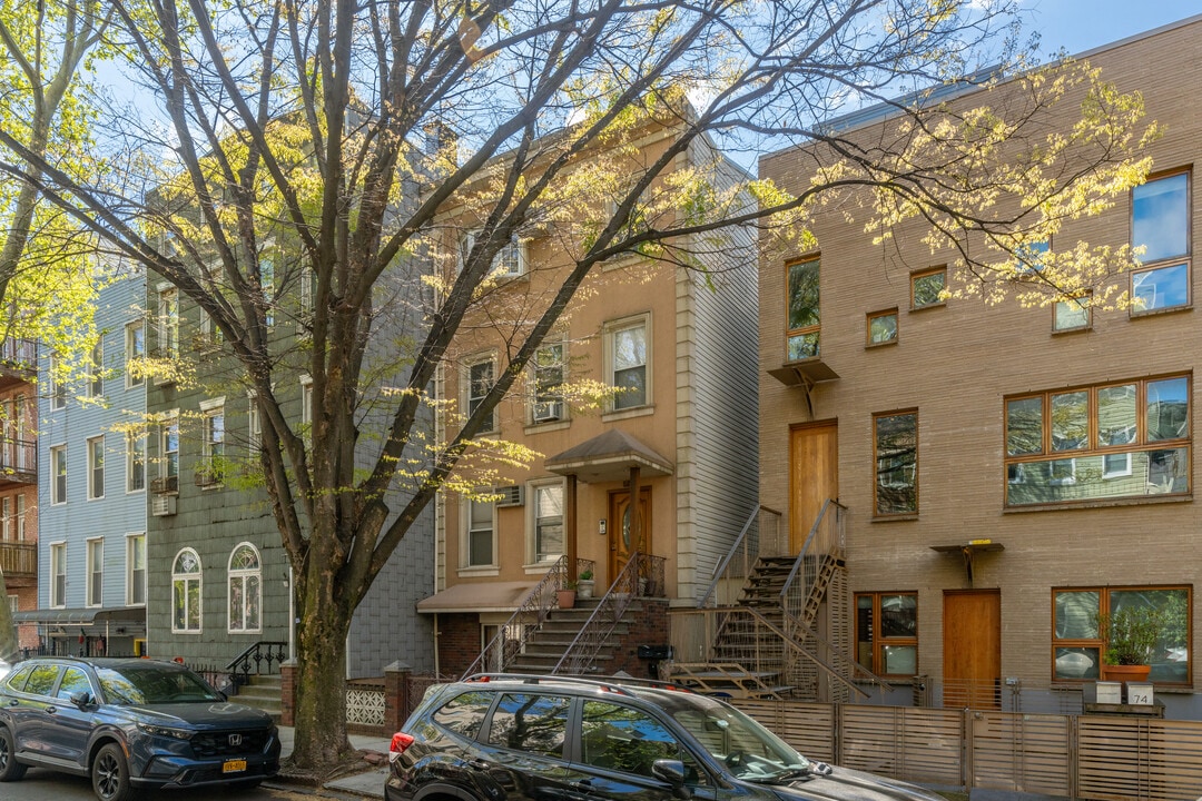 76 Devoe Street in Brooklyn, NY - Building Photo