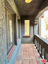 1075 S Ogden Dr in Los Angeles, CA - Building Photo - Building Photo