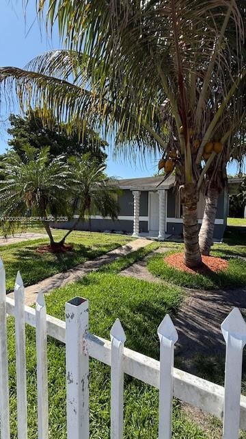 2508 Superior St in Opa Locka, FL - Foto de edificio - Building Photo