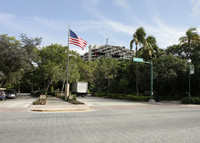 Tidemark in Key Biscayne, FL - Foto de edificio - Building Photo