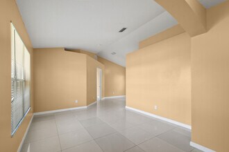 280 SW Grove Ave in Port St. Lucie, FL - Building Photo - Building Photo