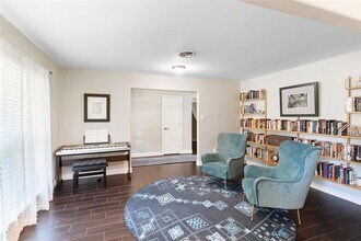 5747 Rutherglenn Dr in Houston, TX - Building Photo - Building Photo