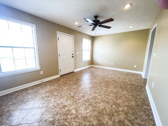 Greentree Apartments in Starkville, MS - Foto de edificio - Building Photo