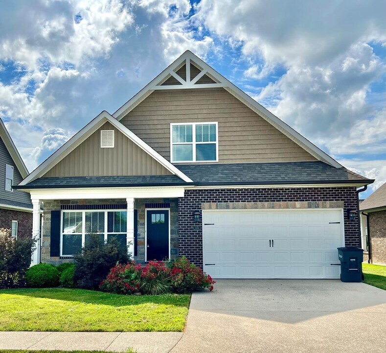 1135 Cross Pointe Dr in Cookeville, TN - Building Photo