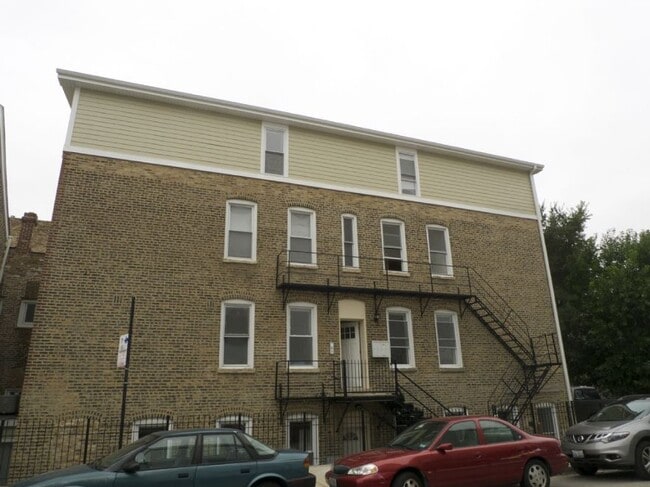property at 1610 N Bosworth Ave