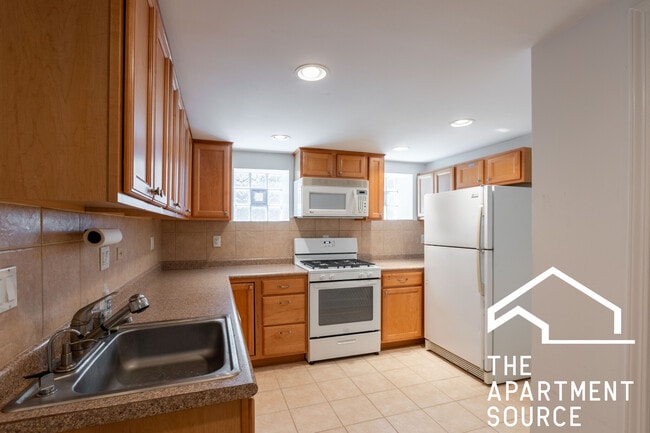 1819 W Cortland St, Unit CH1