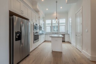 4057 Leeland St in Houston, TX - Building Photo