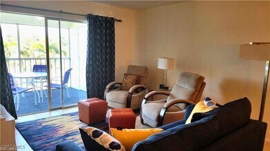 1075 Foxfire Ln in Naples, FL - Building Photo - Building Photo