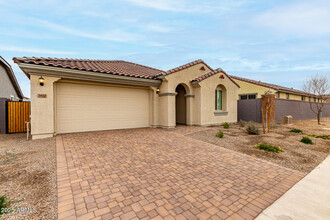 3810 N 101st Ave in Avondale, AZ - Building Photo - Building Photo