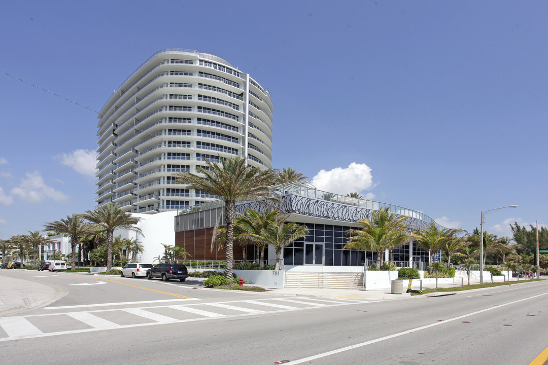 Paramount Fort Lauderdale Beach in Fort Lauderdale, FL - Building Photo