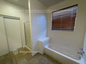 5815 W Ave J 12 in Lancaster, CA - Building Photo - Building Photo