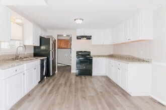 6701 Gilette Dr in Reynoldsburg, OH - Building Photo - Building Photo