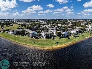 708 Executive Center Dr in West Palm Beach, FL - Foto de edificio - Building Photo