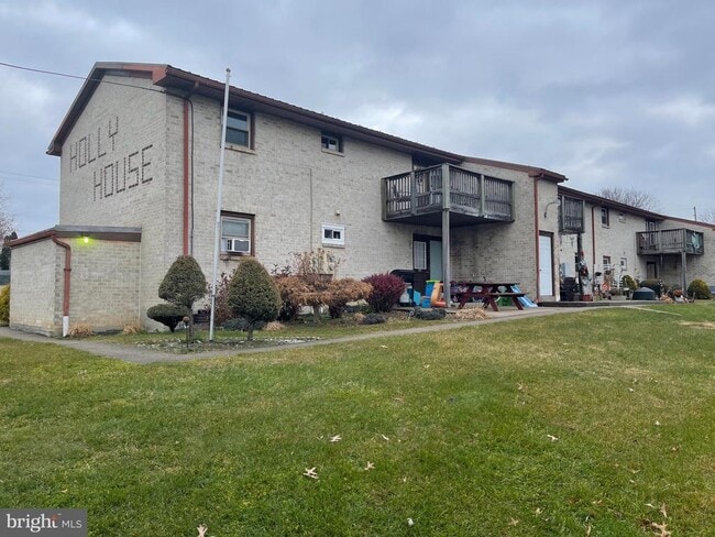 502 Washington St in Shoemakersville, PA - Building Photo - Building Photo