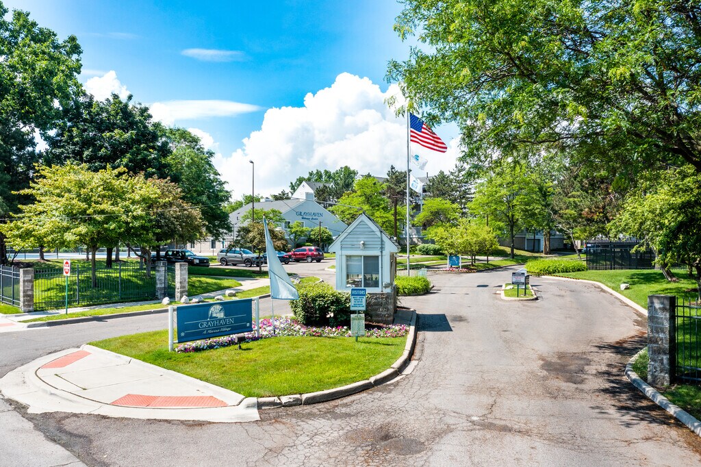 Grayhaven Marina Village Detroit, MI Apartments