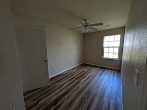 1420 Azalea Dr in Clarksville, AR - Building Photo - Building Photo