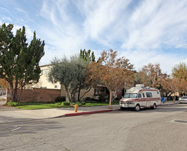 Independence Apartments in Canoga Park, CA - Building Photo - Building Photo