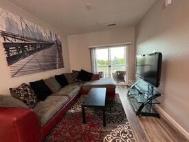 1801 S Dunkirk St in Aurora, CO - Building Photo