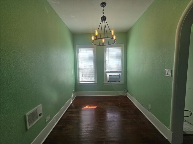 725 Broadway Avenue J