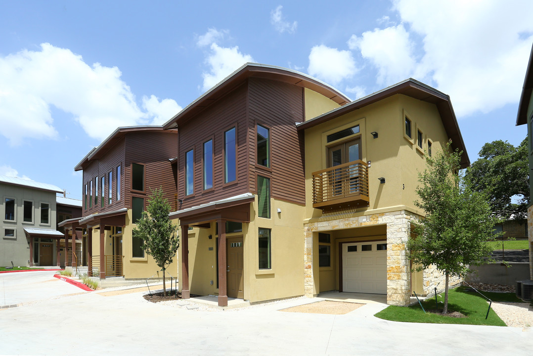 TC Towns on Cumberland in Austin, TX - Building Photo