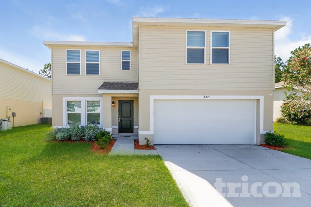 4415 Sand Ridge Blvd in Spring Hill, FL - Foto de edificio