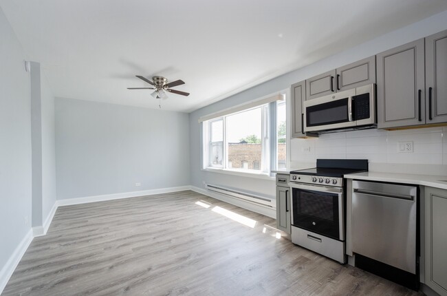 7710 N Sheridan Rd in Chicago, IL - Building Photo - Building Photo