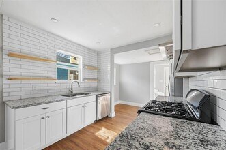 2639 Burger Ave in Dallas, TX - Building Photo - Building Photo