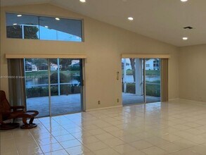 10566 Sunset Isles Ct in Boynton Beach, FL - Building Photo - Building Photo