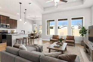 514 Park Cir in Hondo, TX - Building Photo