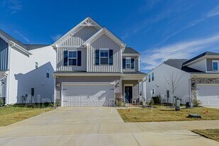 403 Poinsett Bridge Wy in Greenville, SC - Building Photo