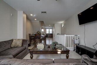 1386 Dandelion Way in San Marcos, CA - Building Photo - Building Photo
