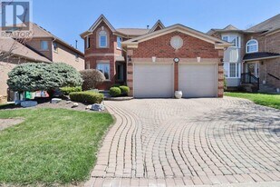 6835 Forest Park Dr in Mississauga, ON - Building Photo