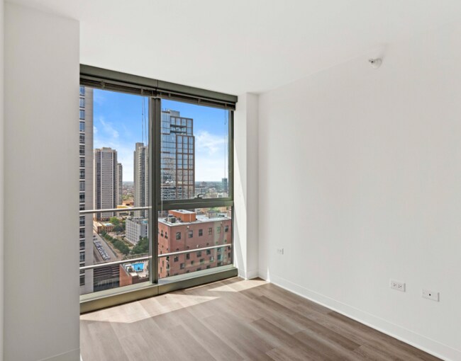 313 W Kinzie St in Chicago, IL - Building Photo - Building Photo
