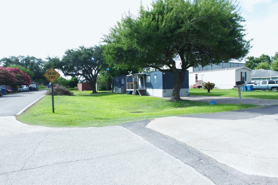 715 Louisiana St in South Houston, TX - Building Photo