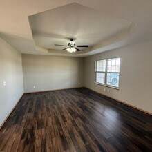 108 Spruce Ave in Clever, MO - Building Photo - Building Photo