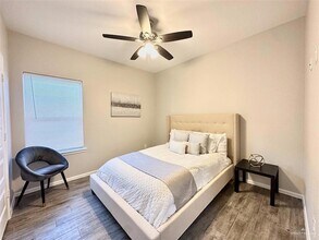 1401 Shavano Dr, Unit 4 in Edinburg, TX - Building Photo - Building Photo