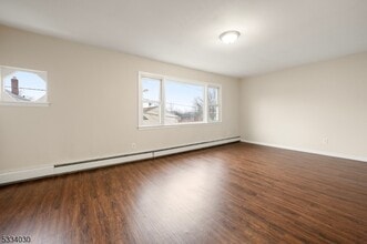 160 Augustine Pl in Union, NJ - Foto de edificio - Building Photo